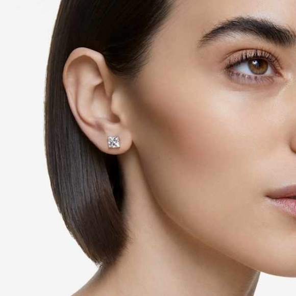 New Swarovski Stilla Attract Square Stud Earrings Princess Cut Crystal Studs - Picture 4 of 14